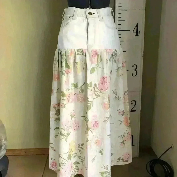 UPCYCLED LEVIS 501 Jeans into boho flower festival skirt waist 28" - Picture 4 of 13